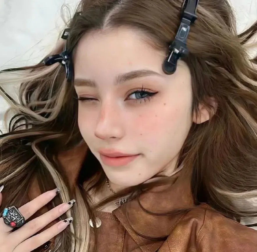 舞社里的酷女孩